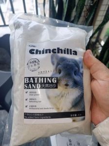 龙猫清洁小秘密，火山灰洗澡保健康